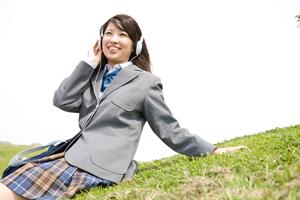 災害などに備えて充電式発電機の用意を